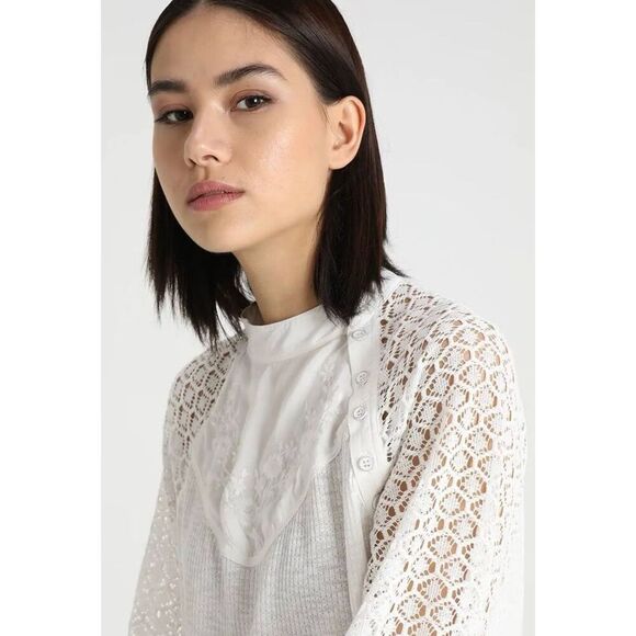 Free People Sweetest Thing SZ M White Embroidered Top Western Lace Sleeve Modest - Picture 1 of 11
